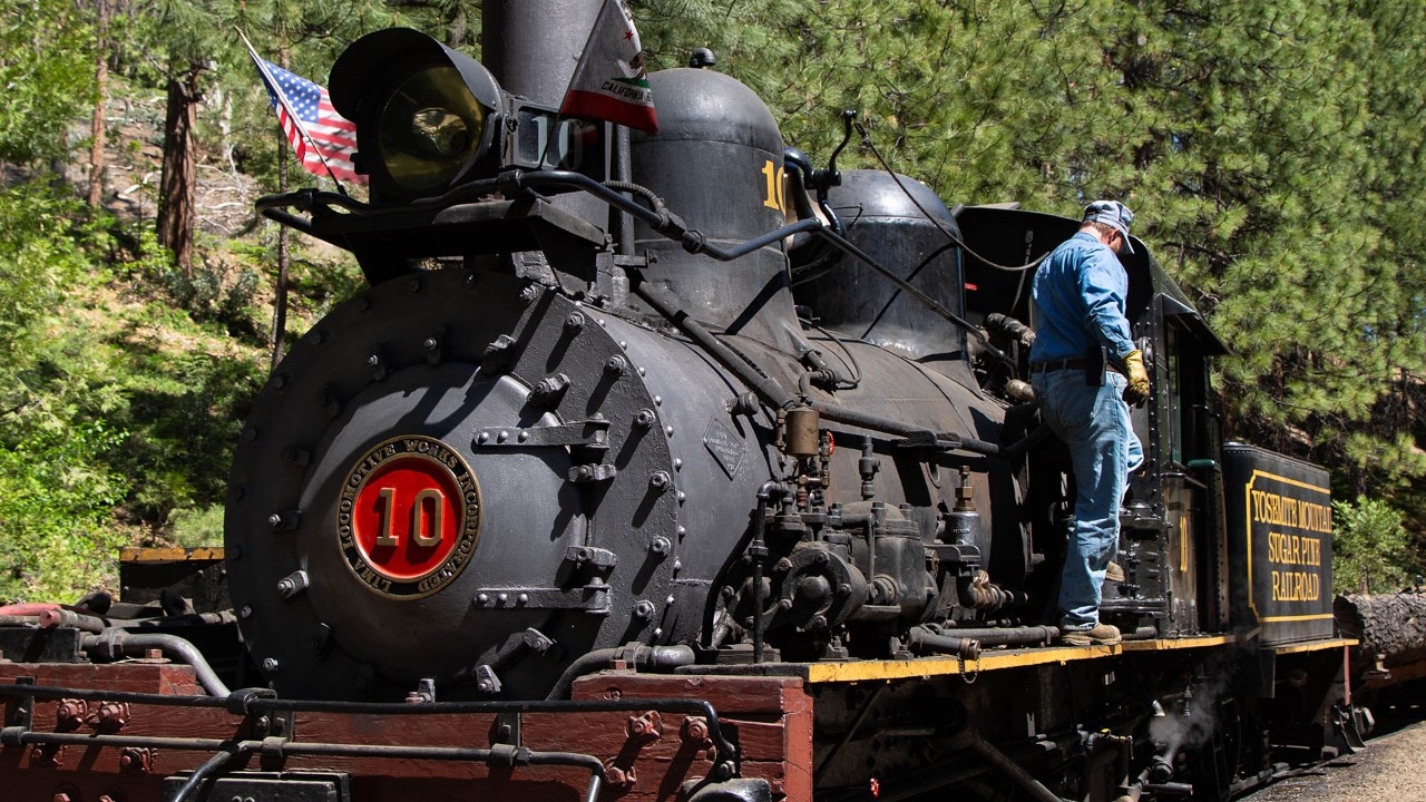  The Yosemite Mountain Sugarpine Railroad is one of many fun stops along the Majestic Mountain Loop.