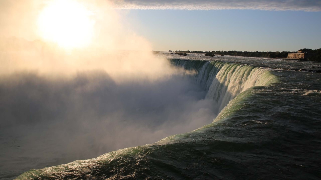 Early morning light highlights the power of Horseshoe Falls.
