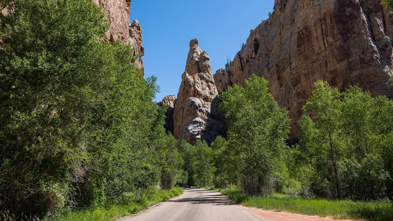 The Sheep Creek Geological Loop is a worthwhile 13-mile detour from the scenic byway.