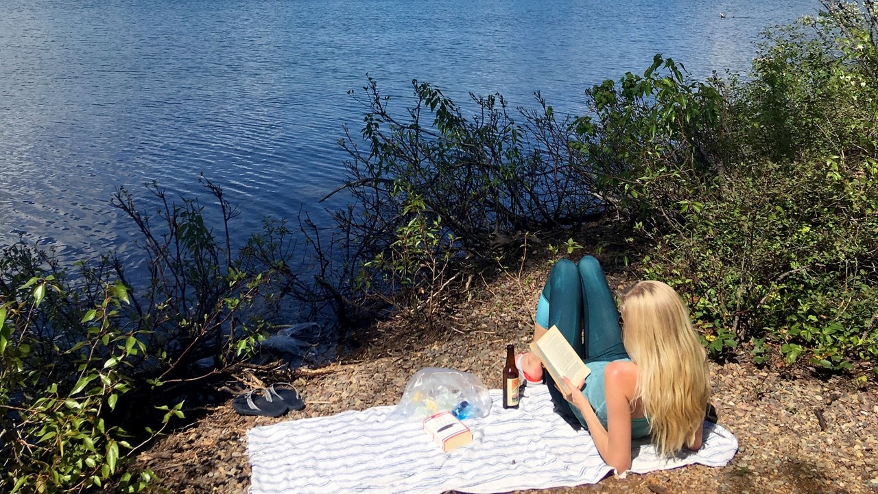 The author picnics at the base of Lake MacDonald.