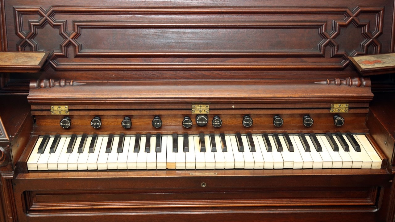Organ played by Antonin  Dvorak