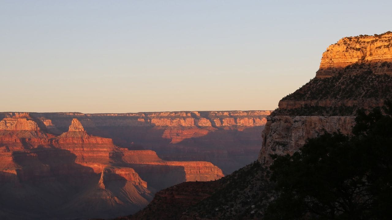 Hiking to the Bottom of the Grand Canyon Pursuits with Hiking to the Bottom of the Grand Canyon Pursuits with