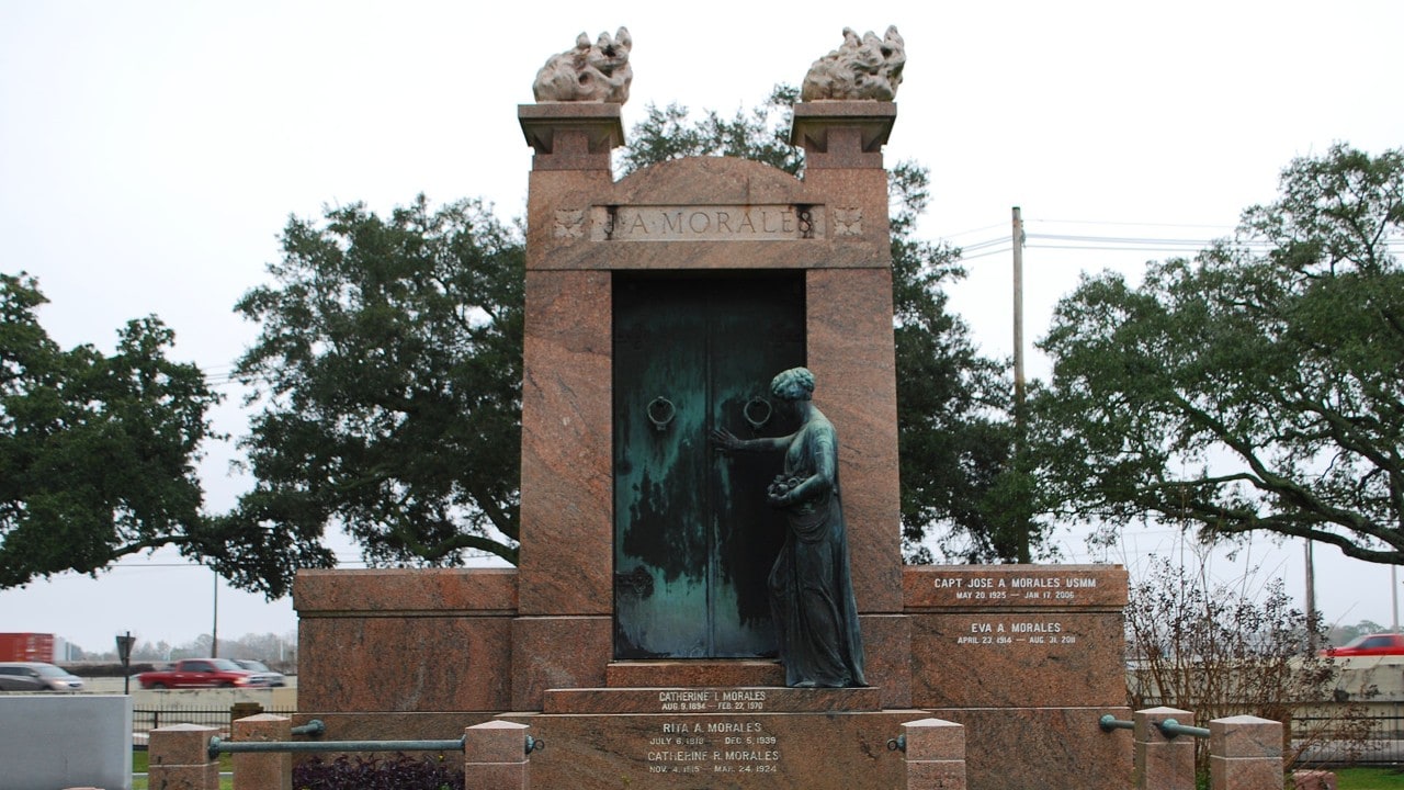 Josie Arlington's original tomb